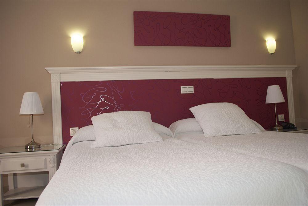 Apartamentos Plaza Cavana 5 Nerja Exterior photo