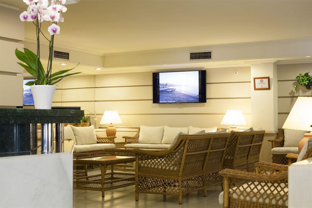 Apartamentos Plaza Cavana 5 Nerja Exterior photo