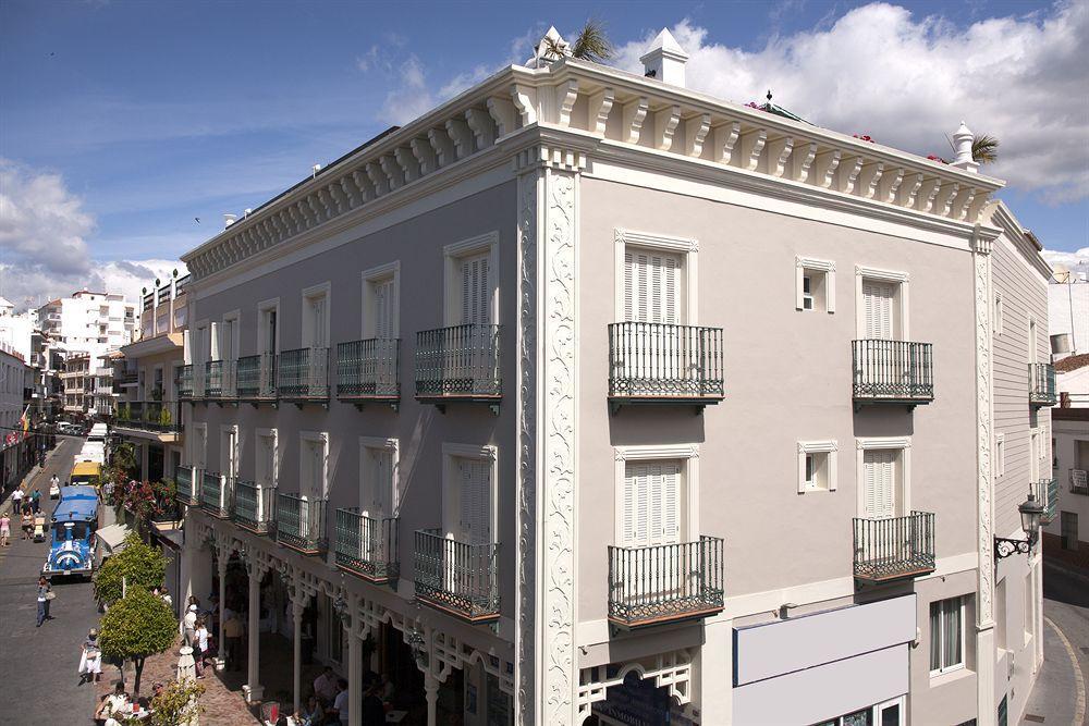 Apartamentos Plaza Cavana 5 Nerja Exterior photo