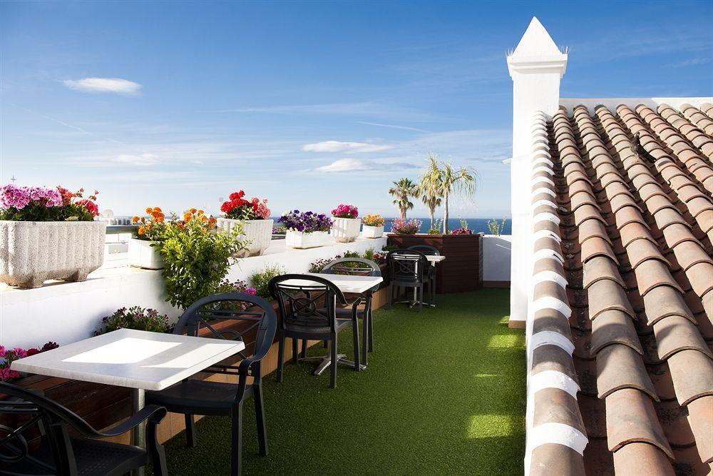 Apartamentos Plaza Cavana 5 Nerja Exterior photo