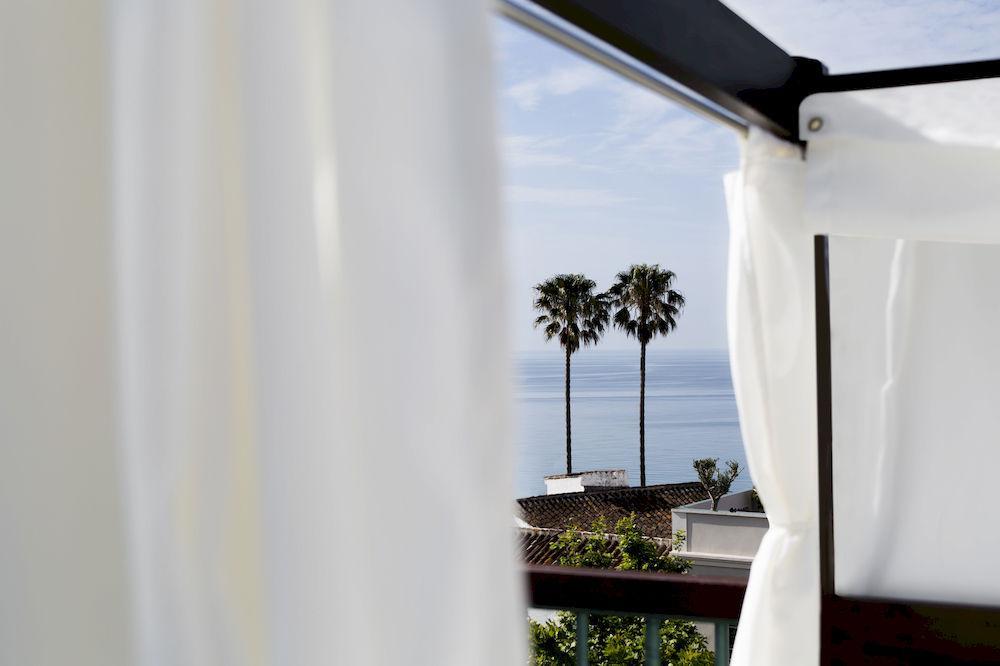 Apartamentos Plaza Cavana 5 Nerja Exterior photo