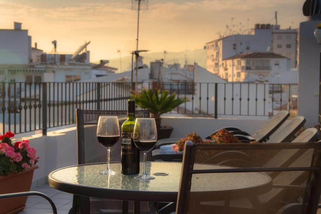 Apartamentos Plaza Cavana 5 Nerja Exterior photo