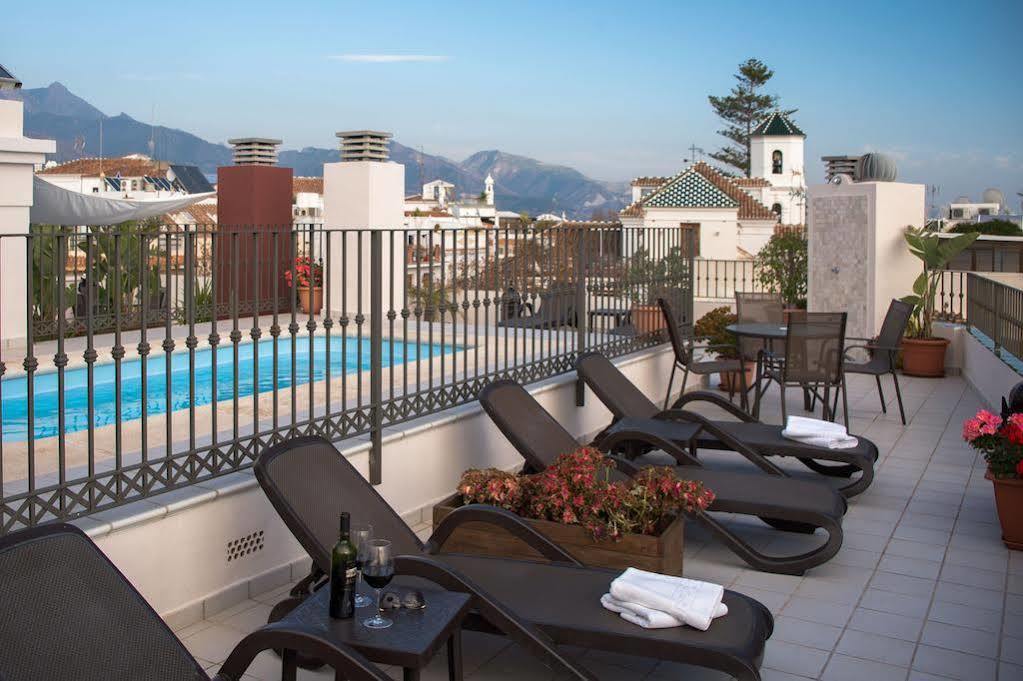 Apartamentos Plaza Cavana 5 Nerja Exterior photo