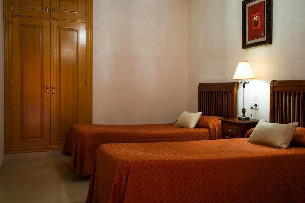 Apartamentos Plaza Cavana 5 Nerja Exterior photo