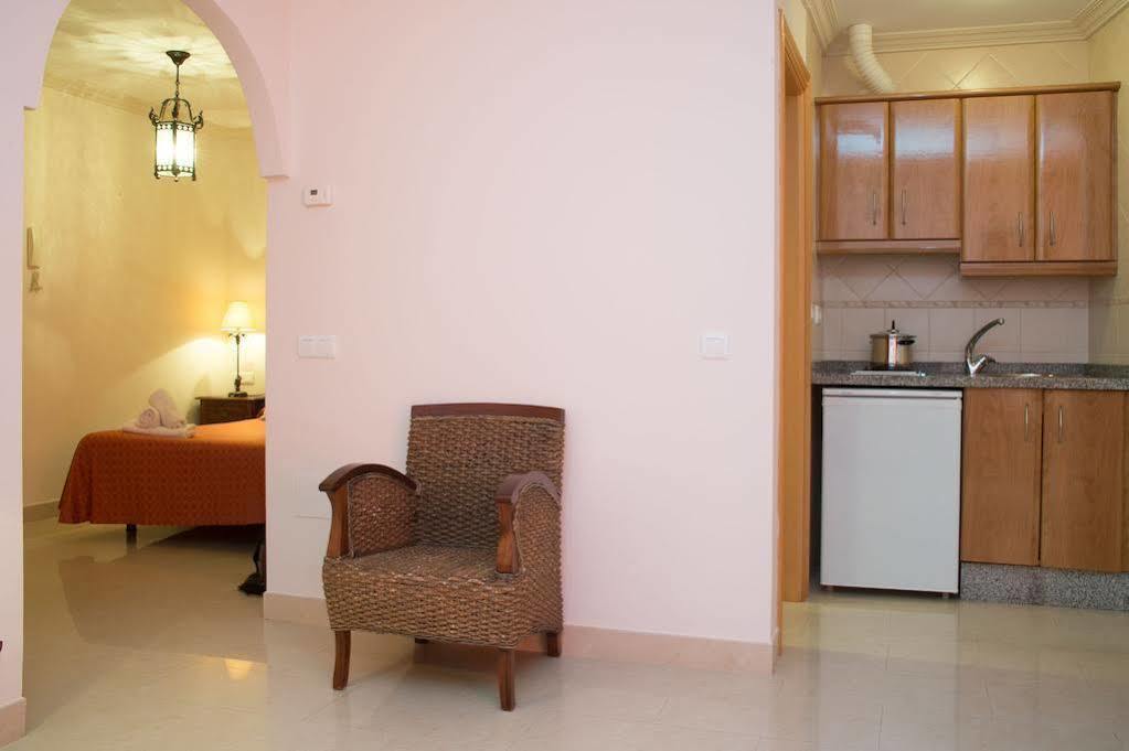 Apartamentos Plaza Cavana 5 Nerja Exterior photo
